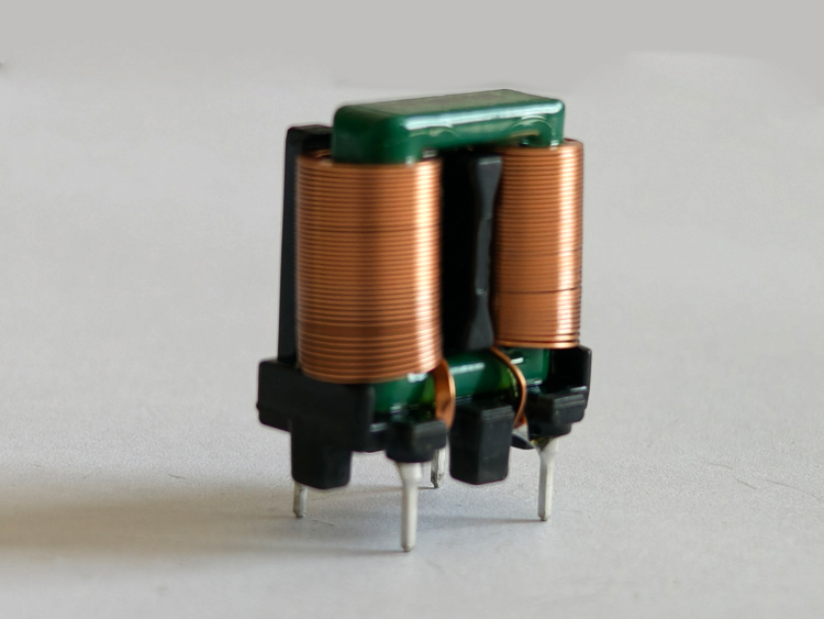 SQ19 Vertical Flat Wire Inductors